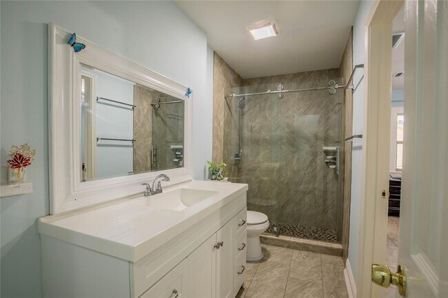 Building Photo - 5611 Long Creek Ln