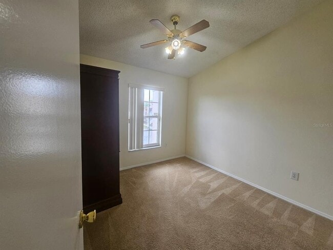 Building Photo - 13415 Fairway Glen Dr