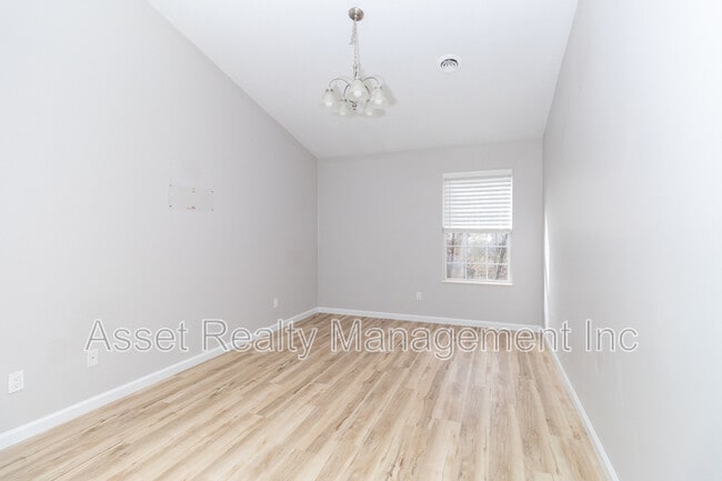 Building Photo - 10432 Fantasy Way