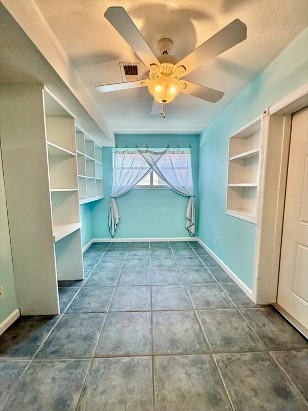 Building Photo - 723 Sailfish Dr