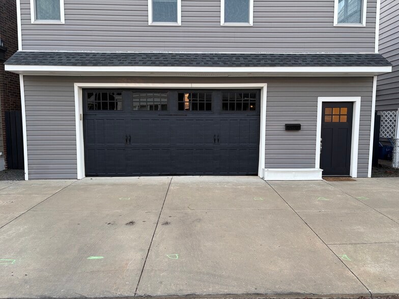 Building Photo - 4524 Edgemont St