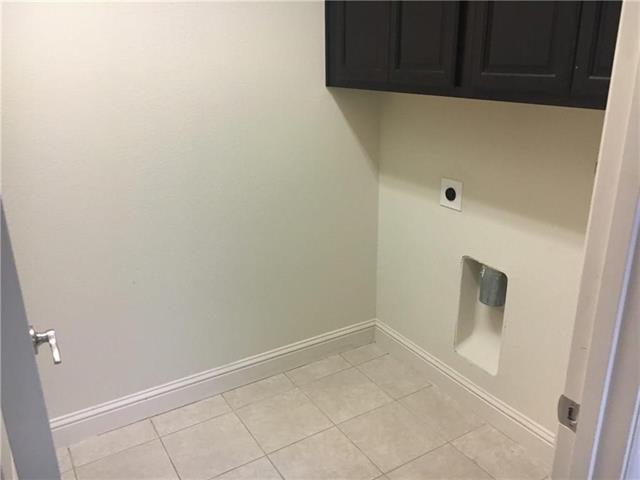 Building Photo - 8619 Naomi St