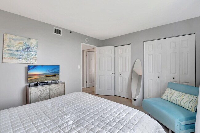 Building Photo - 3420 S Ocean Blvd