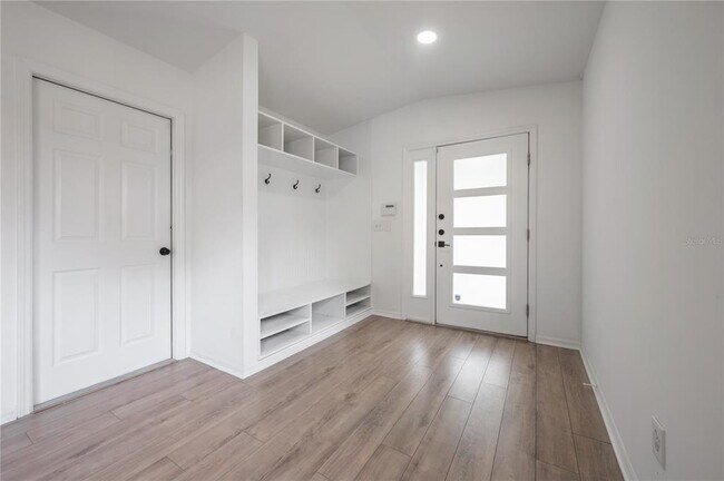 Building Photo - 1508 E Jean St