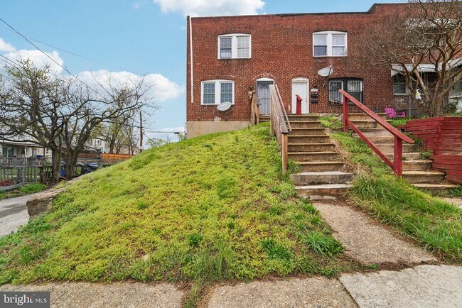 Building Photo - 800 Stoll St