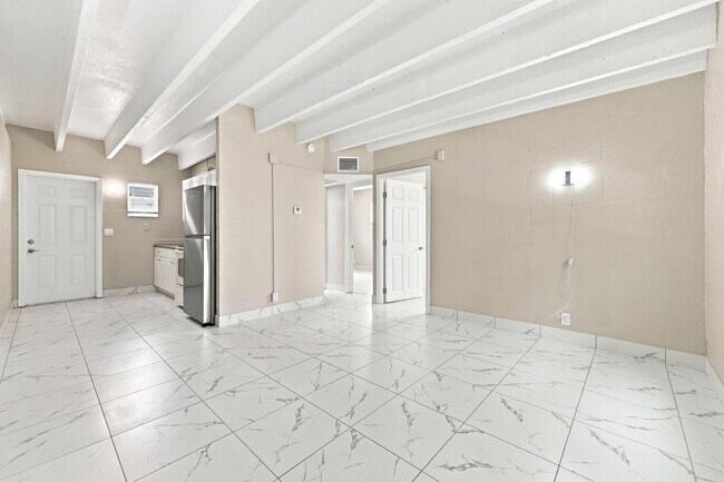 Building Photo - 812 19th St