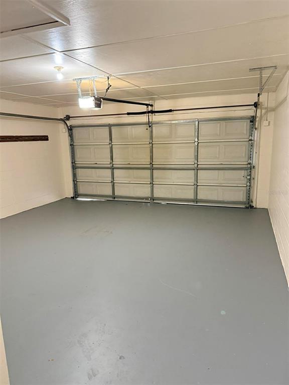 Building Photo - 650 Lakemont Dr