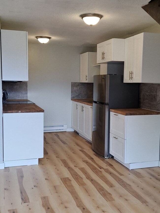 Building Photo - Bremerton Area Duplex