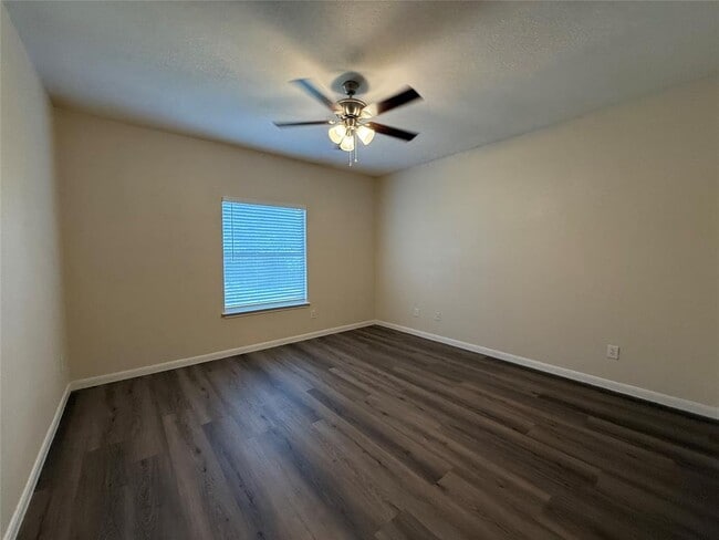 Building Photo - 303 Kates Way