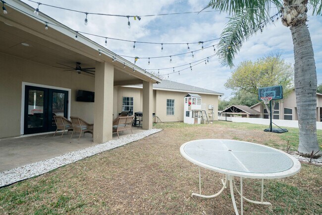 Building Photo - 1502 White Tail Ln