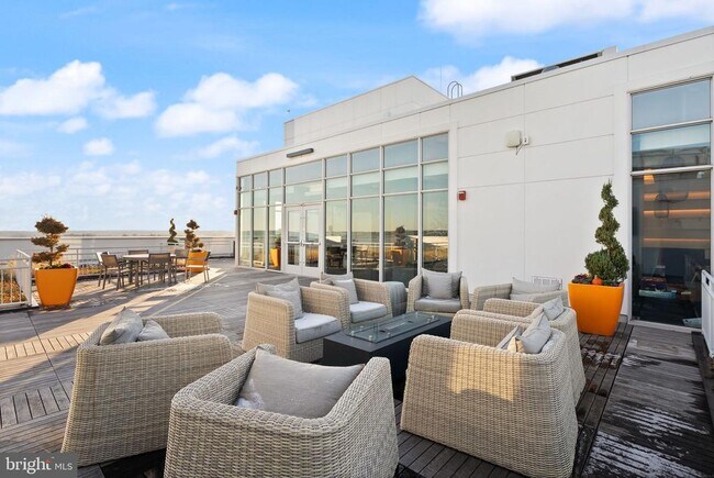 Building Photo - 925 N Fairfax St