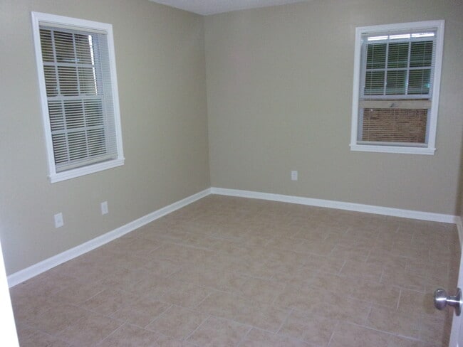 Building Photo - 1150 N McNeil St