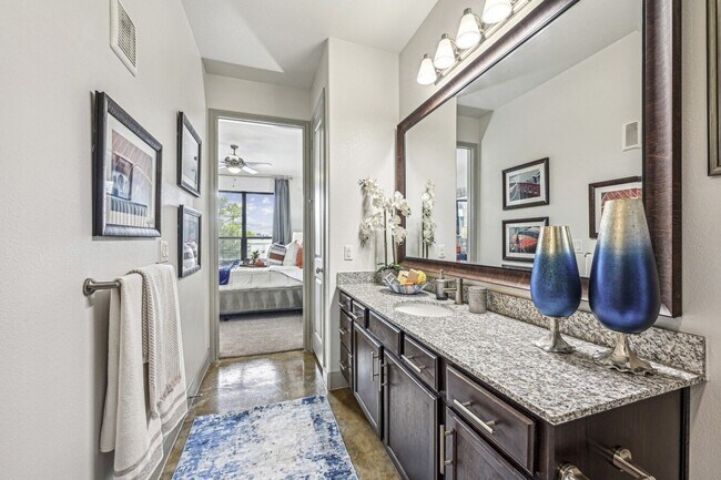 Building Photo - Walk Everywhere – Downtown Living at Its Best
