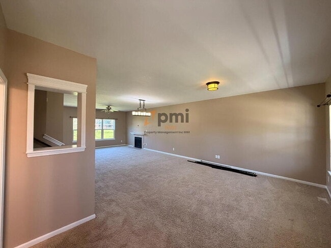 Building Photo - 2707 Westwind Dr