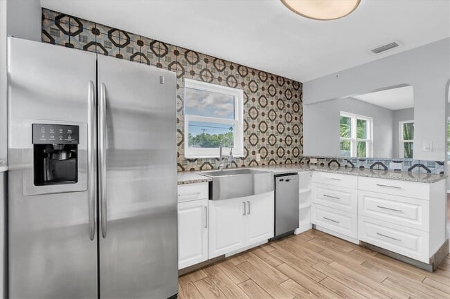 Building Photo - 1101 28th St N