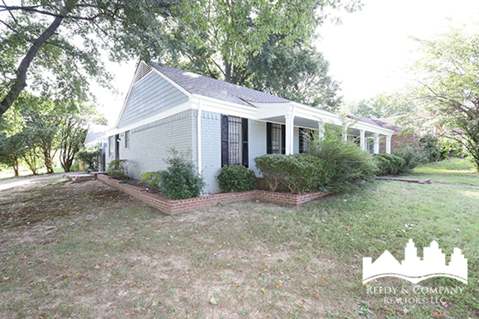 Building Photo - 3054 Pine Allee Cove