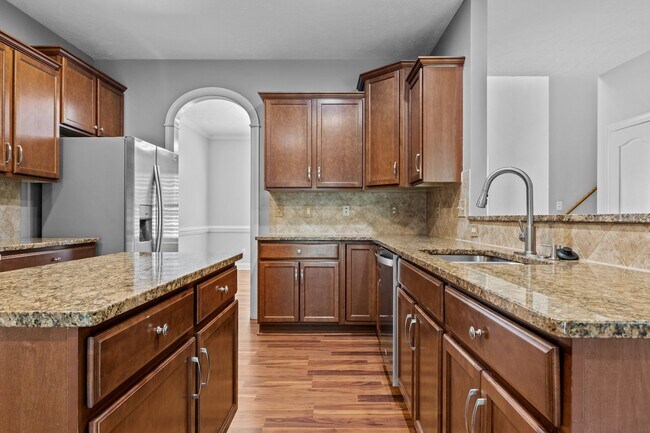 Building Photo - 768 Riverbirch Dr