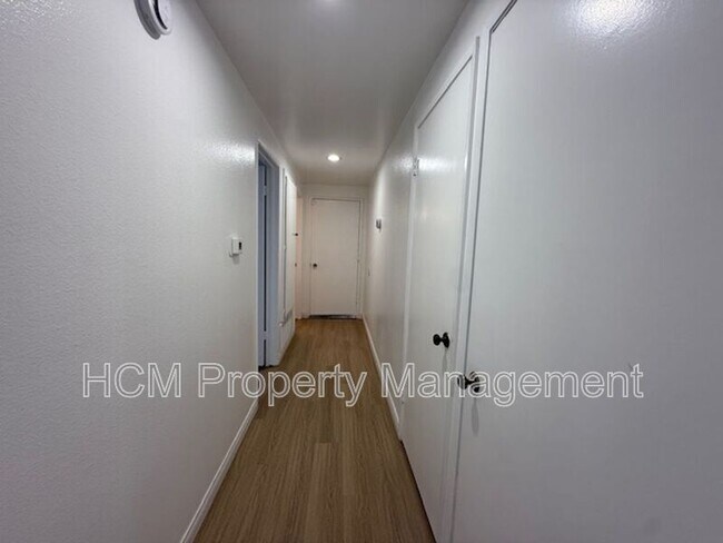 Building Photo - 51 Sparrowhawk