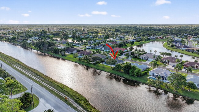 Building Photo - 151 Monterey Way