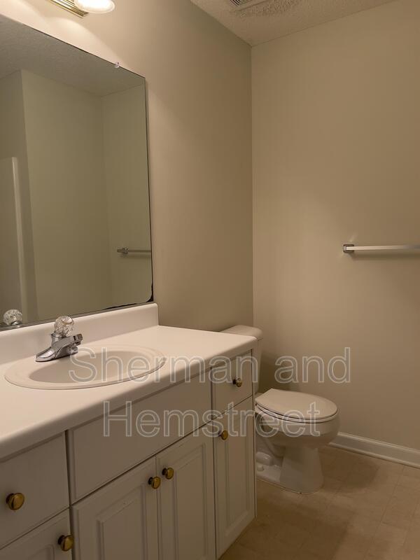 Building Photo - 3404 Thames Pl