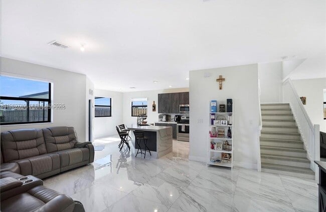 Building Photo - 10321 SW 232nd St