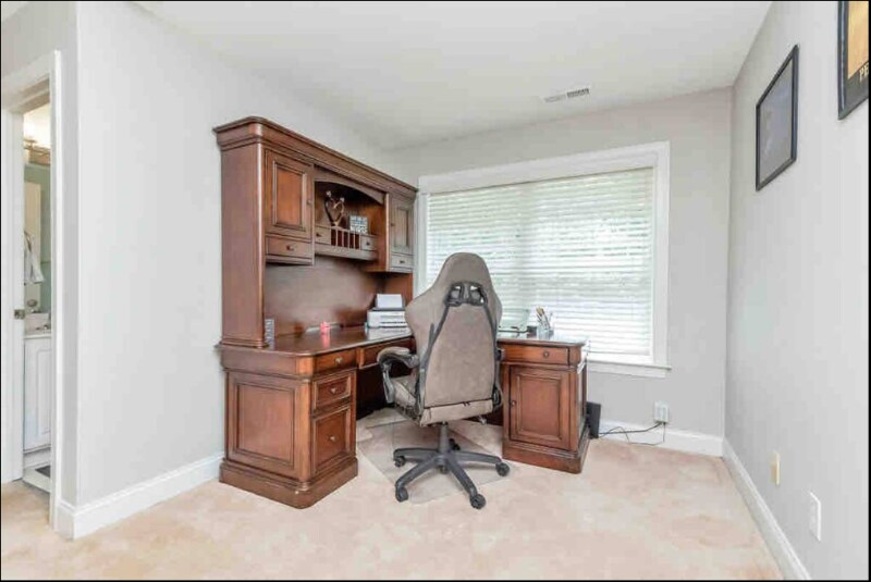 Building Photo - 7012 City View Dr