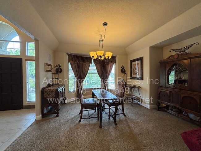 Building Photo - Gorgeous Villa - 3 Bed, 2.5 Bath - Beautiful Views - Highly Desirable Neighborhood!