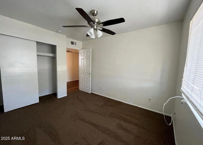 Building Photo - 532 S Mesa Dr