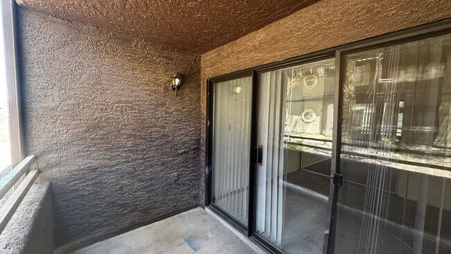 Building Photo - Vacation Lifestyle 2 bedroom first flor