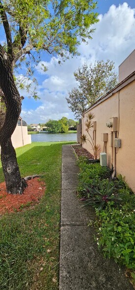 Building Photo - 1061 NW 122nd Ter