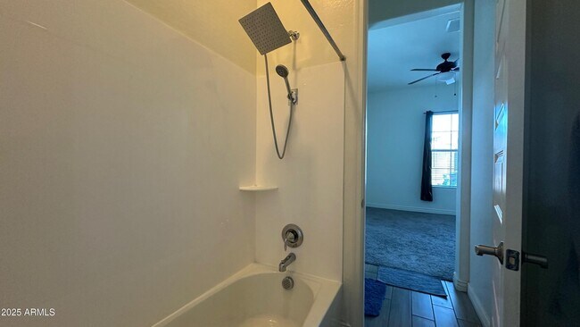 Building Photo - 7435 W Spur Dr