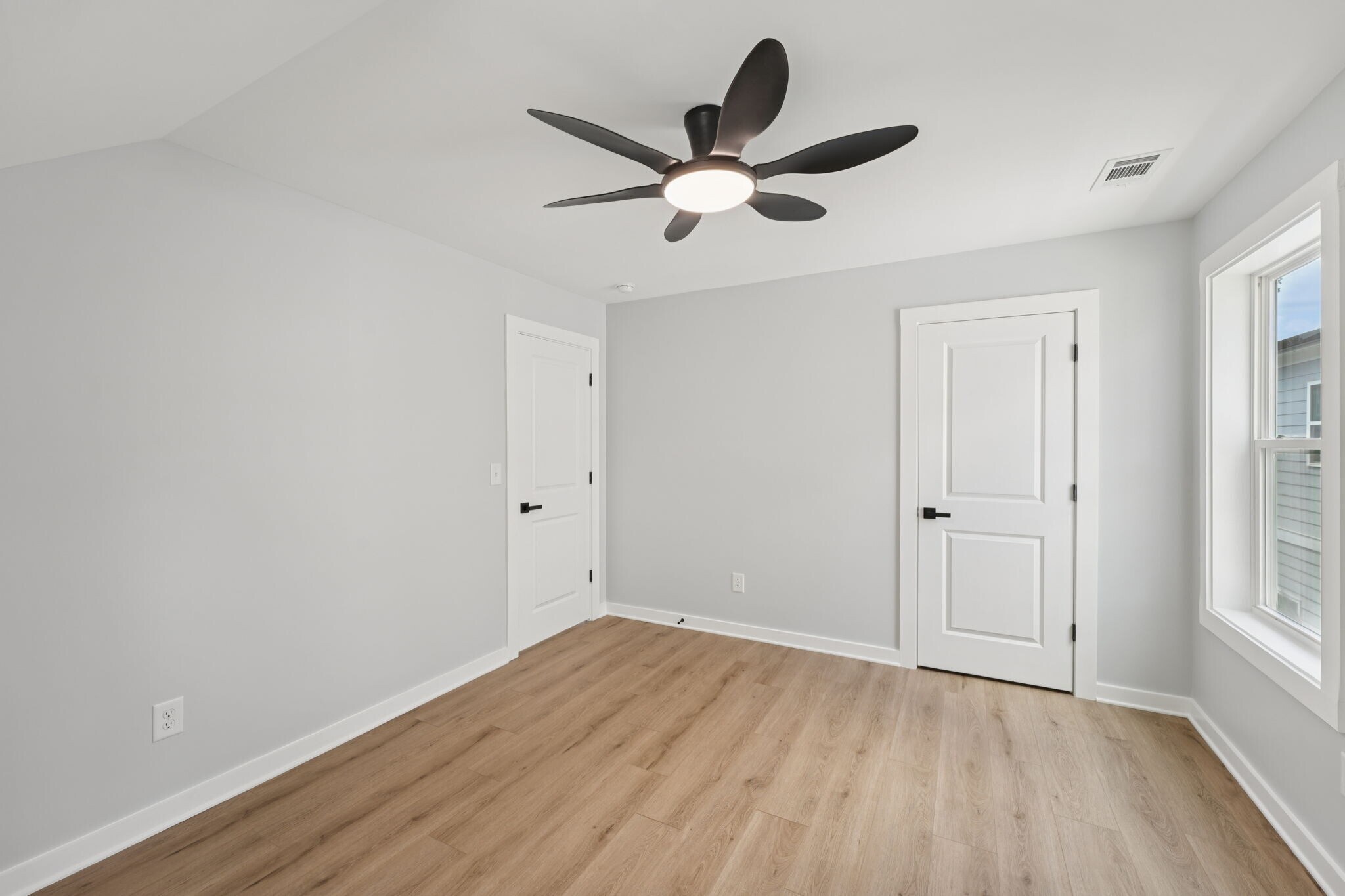 Building Photo - 3189 Jackson St