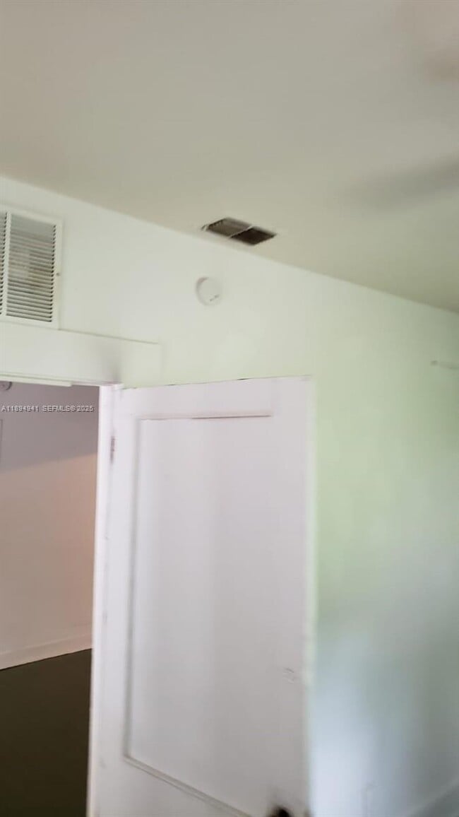 Building Photo - 1517 Logan St