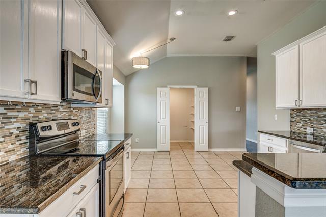 Building Photo - 2700 Dawn Spring Dr
