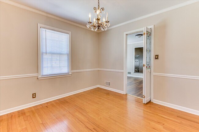 Building Photo - 2705 Bolling Rd