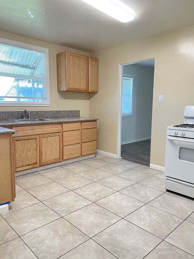 Building Photo - Coming Soon 2 Bedroom 1 Bath House