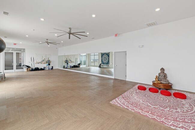 Building Photo - 4361 S Congress Ave