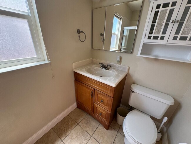 Building Photo - Fully Furnished 3BED/2BATH SFH For Rent in the Desirable City of San Leandro, Ca!!!!