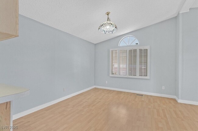 Building Photo - 4325 N Amethyst Ave
