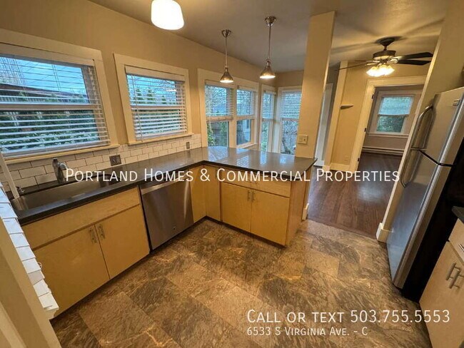 Building Photo - 6533 S Virginia Ave