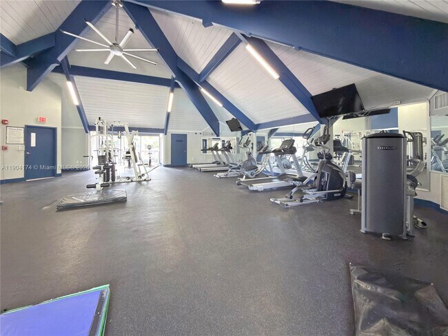 Building Photo - 1470 NE 123rd St