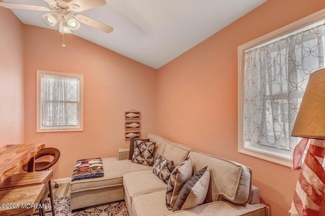 Building Photo - 28 S Los Angeles Dr