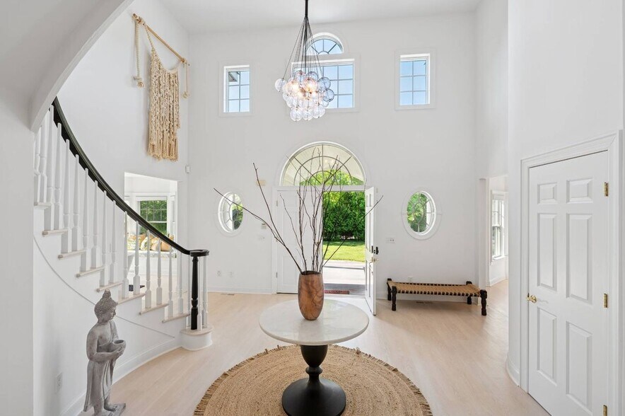 Building Photo - 15 Parrish Pond Ln