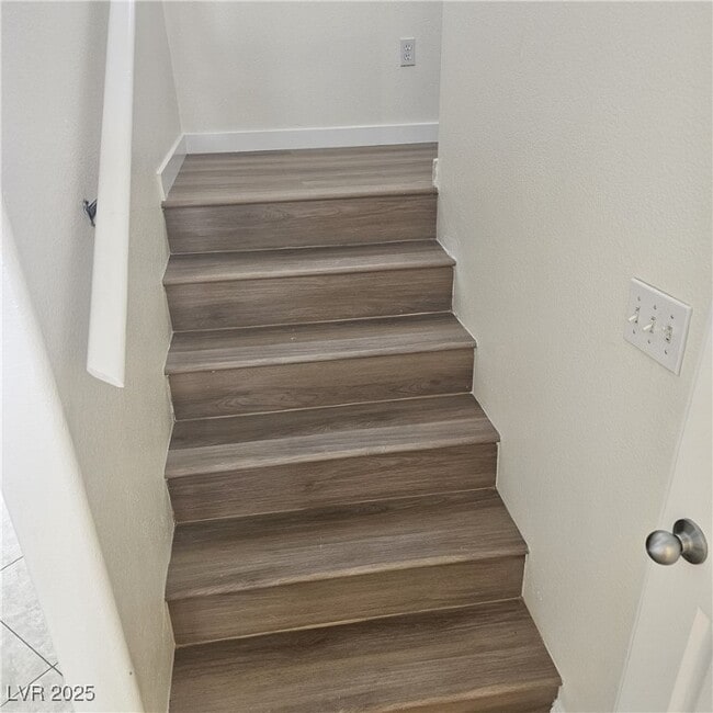 Building Photo - 8233 Amphora St