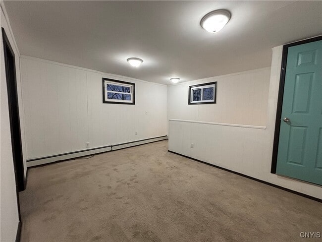 Building Photo - 157 N Meadow St