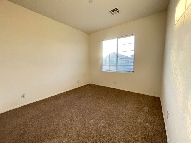 Building Photo - 10618 Allegrini Dr