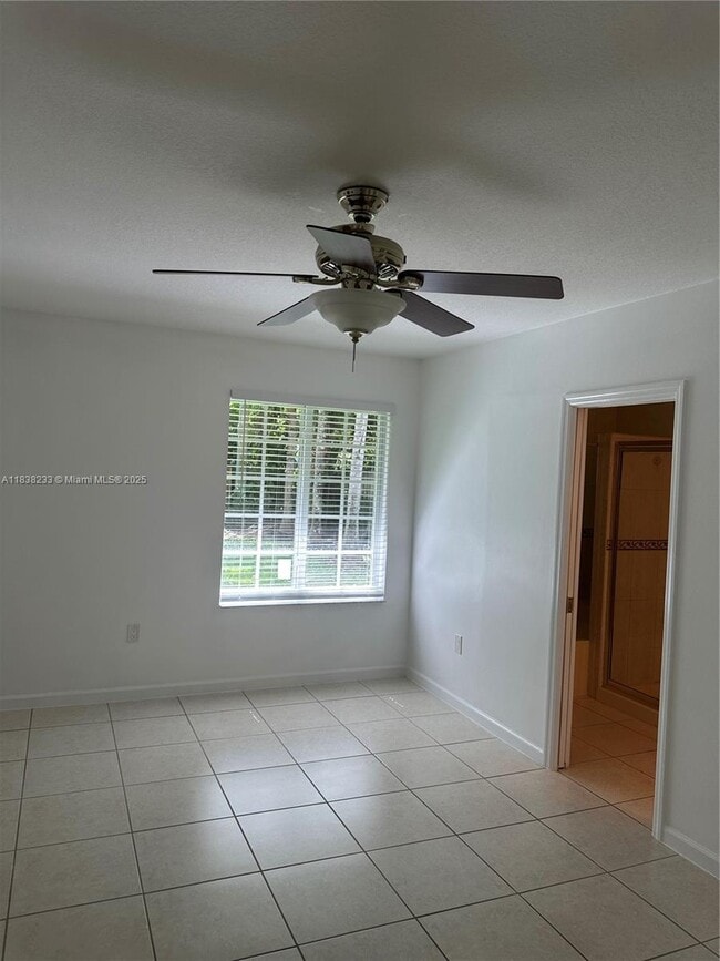 Building Photo - 16601 SW 92nd Ave