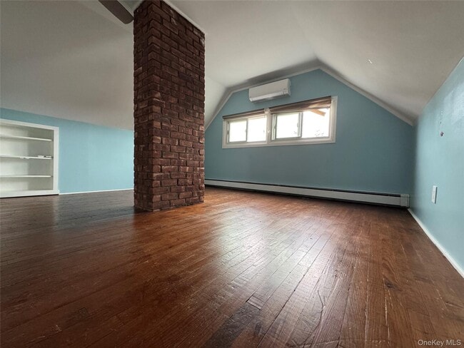 Building Photo - 5 Meander Ln