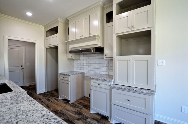 Building Photo - Coming Soon! 3/2/2 in Whitehouse ISD!!