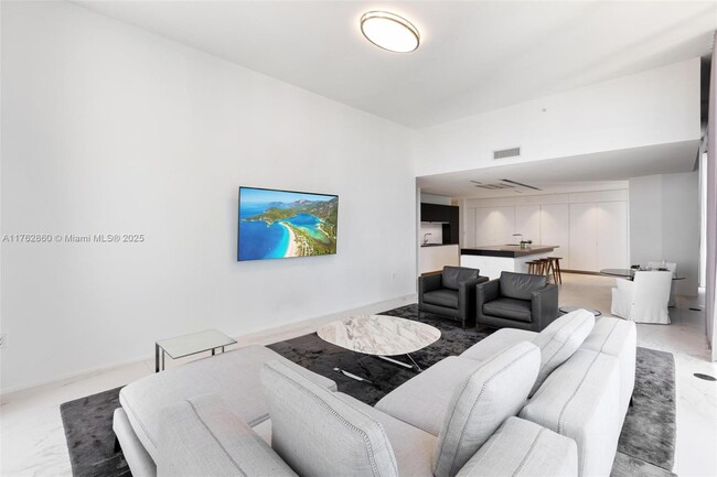 Building Photo - 1000 Biscayne Blvd